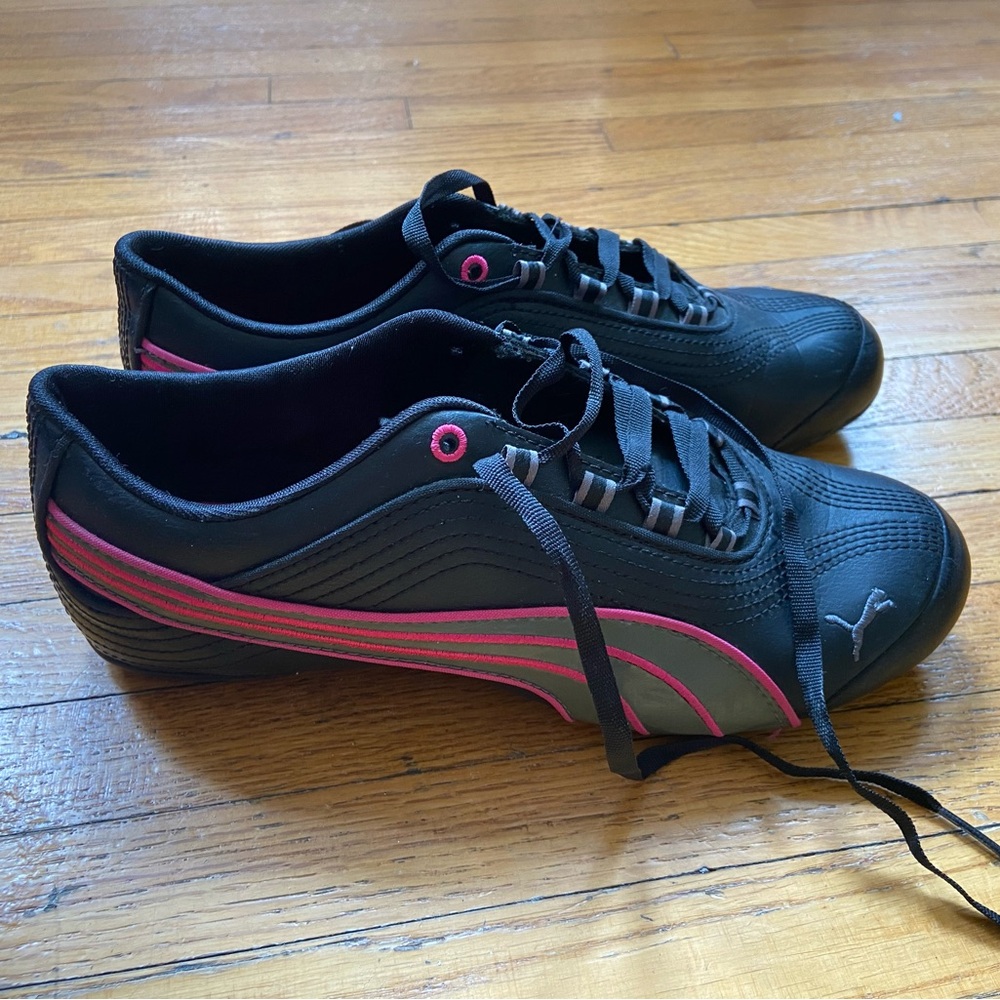 Puma Black and Pink Sneakers Sleek Design